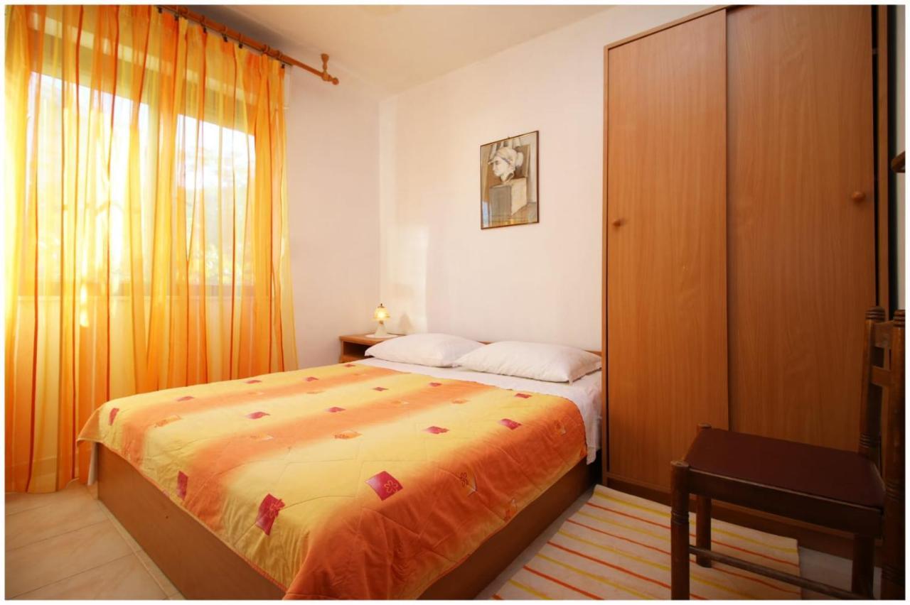 Apartments Bilo Near Примоштен Екстер'єр фото